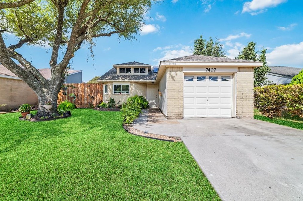 7407 Brookleaf Dr, Houston, TX 77041-1858