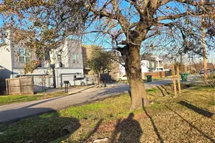 402 E 42nd St, Houston, TX 77022 - Photo 2