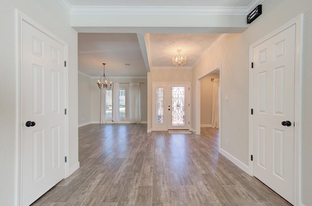 1031 Daria Dr, Houston TX  77079-5023 exterior