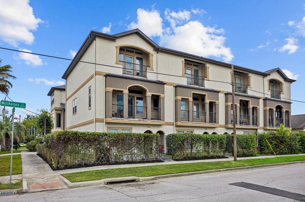 2018 Mcilhenny St, Houston, TX 77004