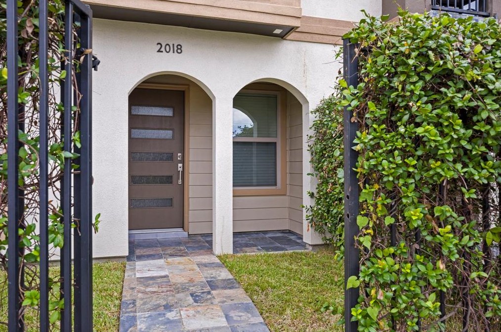 2018 Mcilhenny St, Houston TX  77004-1312 exterior