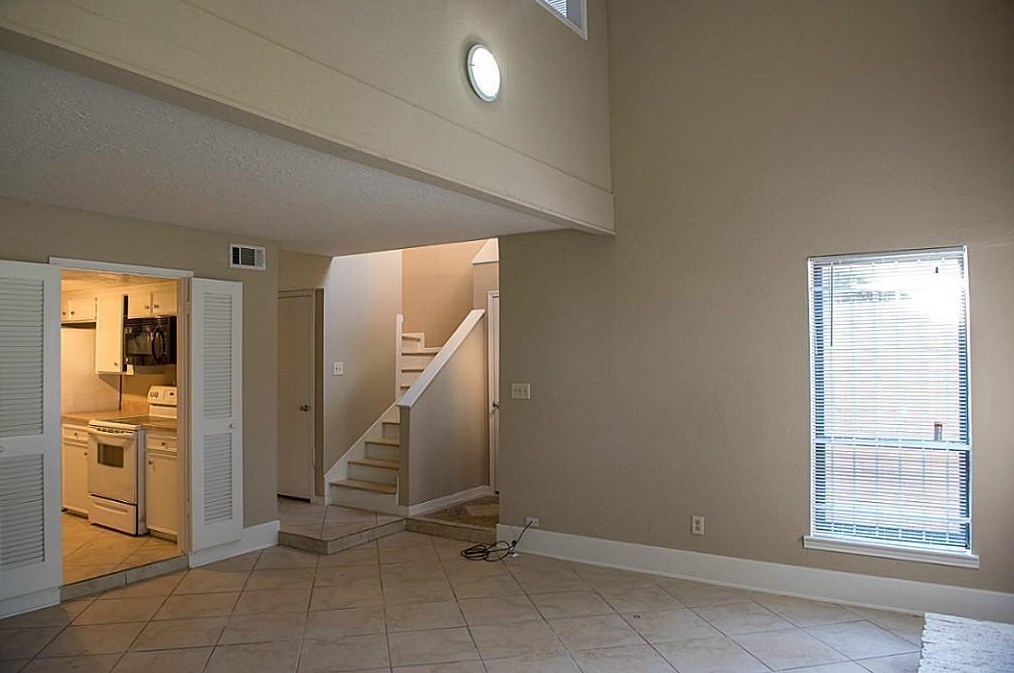 8507 Wilcrest Dr, Houston, TX 77099