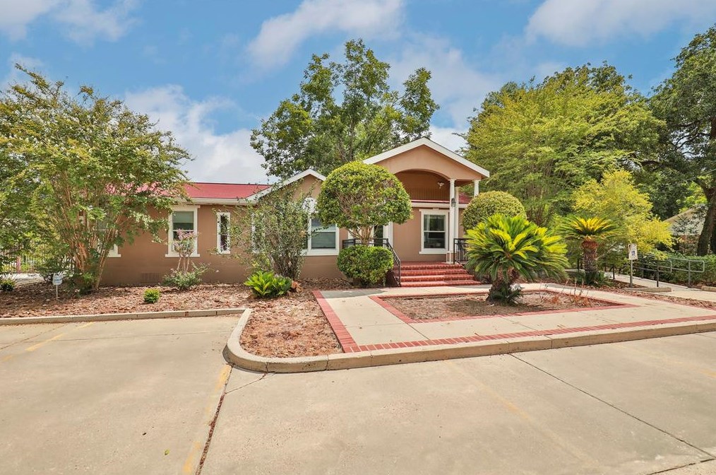 10711 Woodedge Dr, Houston, TX 77070-5340