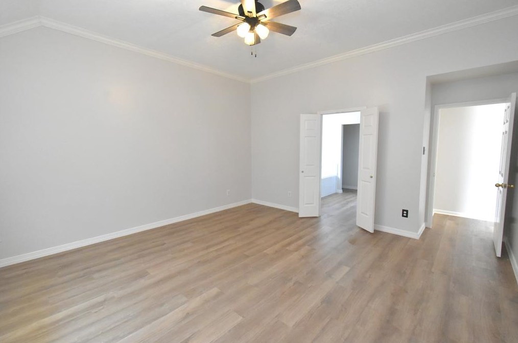 3725 Choctaw Dr, Morgans Point TX  77571-3959 exterior