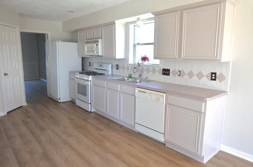 3725 Choctaw Dr, Morgans Point TX  77571-3959 exterior