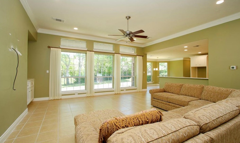 57 Champion Villa Dr, Houston TX  77069-1426 exterior