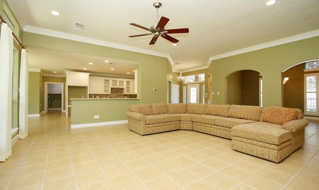 57 Champion Villa Dr, Houston TX  77069-1426 exterior