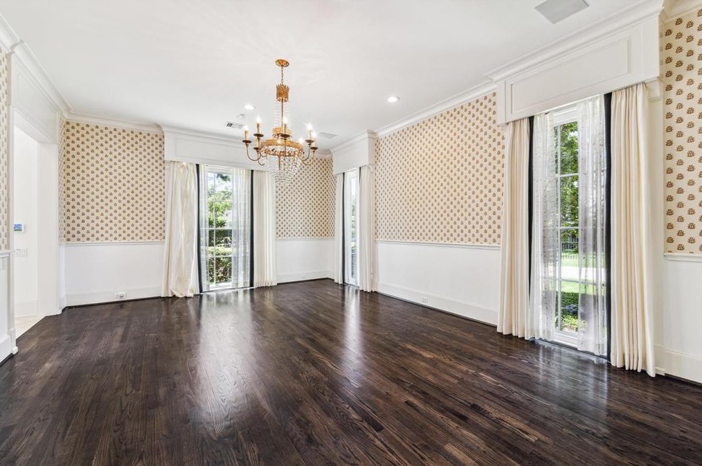 422 Piney Point Rd, Houston TX  77024-6502 exterior