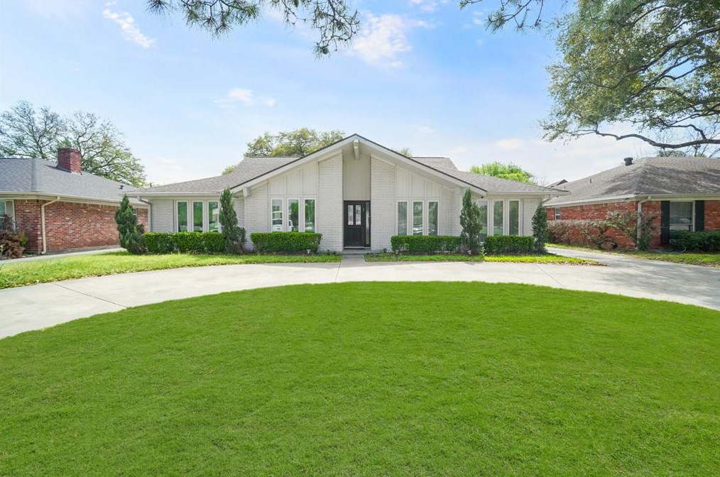 6215 S Braeswood Blvd, Houston, TX 77074