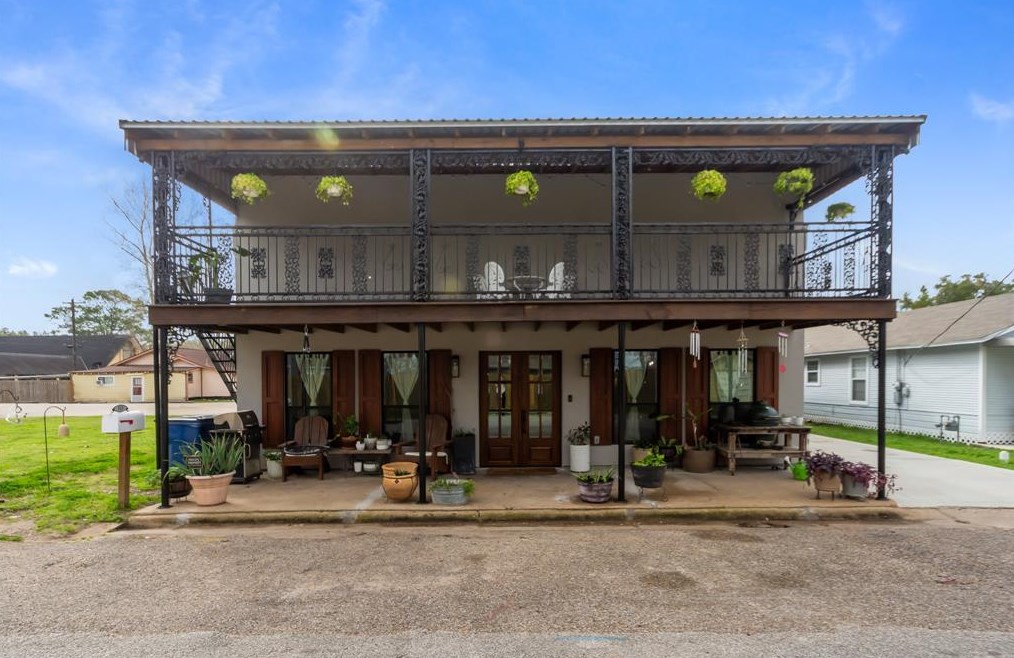 113 Bernard St, West Columbia, TX 77486-3117