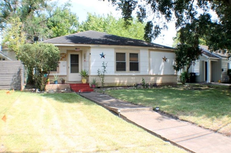 1503 Des Jardines St, Houston, TX 77023-3722