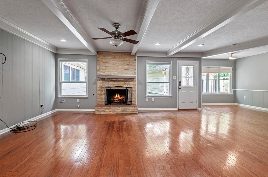 1630 Aspen Grove Dr, Houston, TX 77077-4004