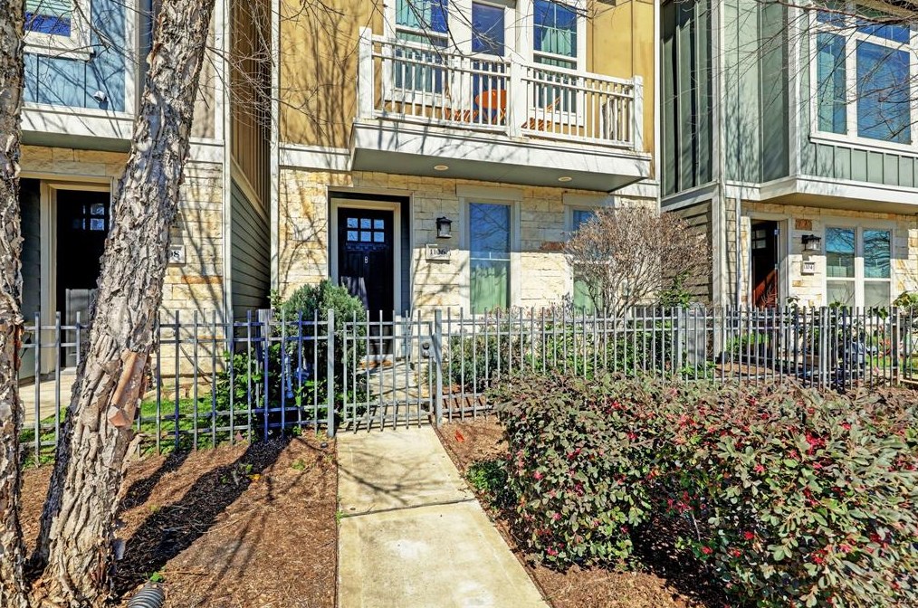 1106 W 7th St, Houston, TX 77007