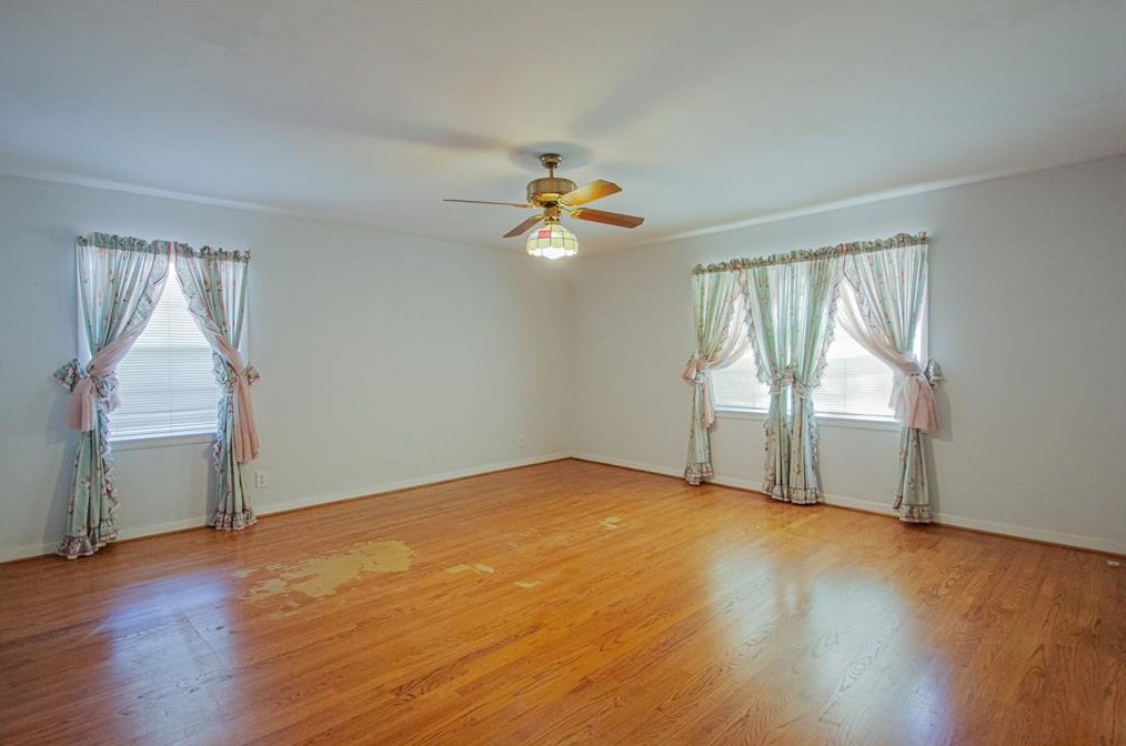 6918 Shavelson, Houston TX  77055-7636 exterior
