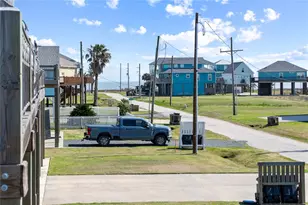 976 Bahama Dr, Crystal Beach, TX 77650 - Photo 10