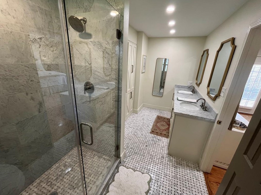 7918 Skyline Dr, Houston TX  77063-6124 exterior