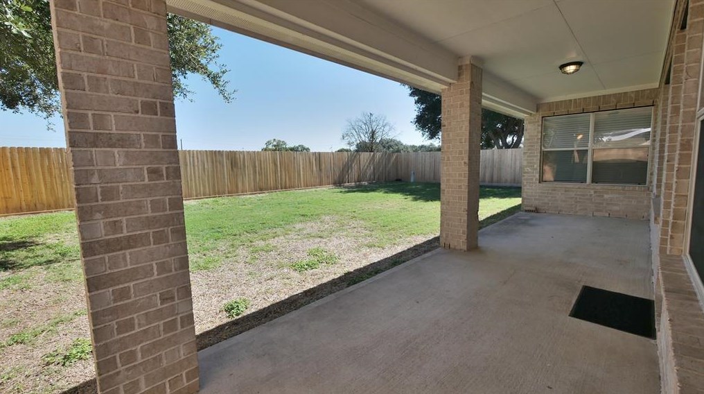 2421 Teresa Dr, Richmond, TX 77471