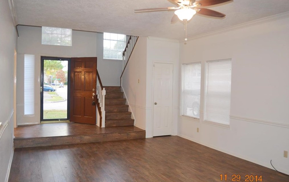 1314 Chestnut Springs Ln, Houston, TX 77062