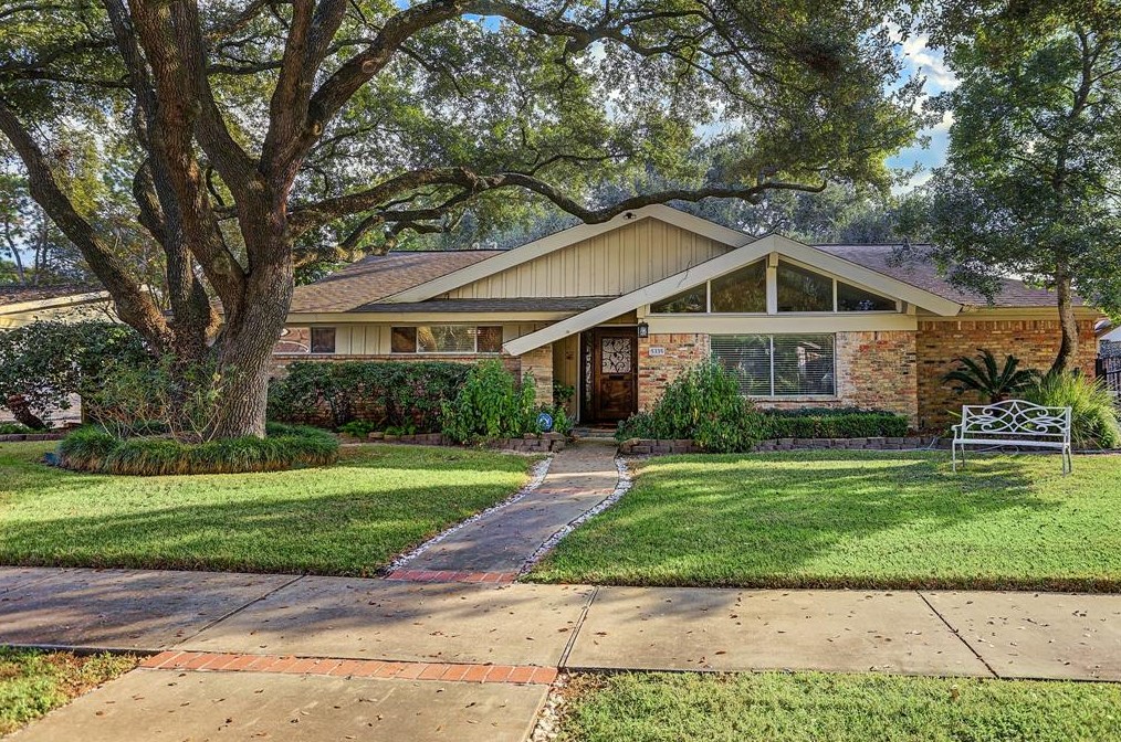 5335 Yarwell Dr, Houston, TX 77096-5118