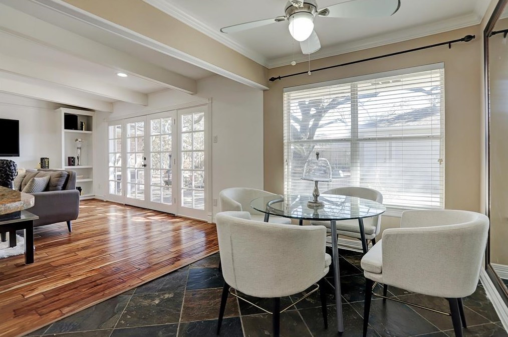 5335 Yarwell Dr, Houston TX  77096-5329 exterior