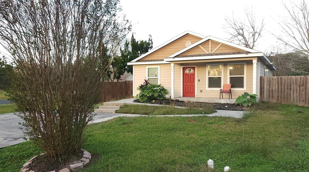 24 Louisiana St, Texas City, TX 77591