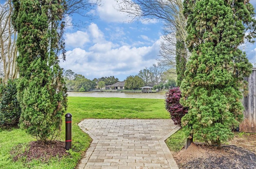 706 Old Oyster Trl, Sugar Land, TX 77478