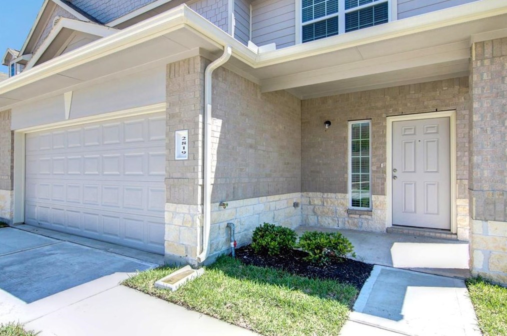 2819 Silver Tree, Houston TX  77014-1929 exterior