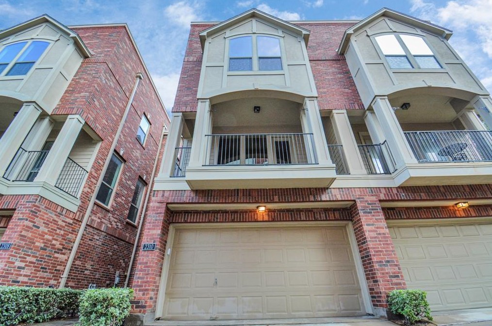 2310 Bastrop St, Houston, TX 77004-1402