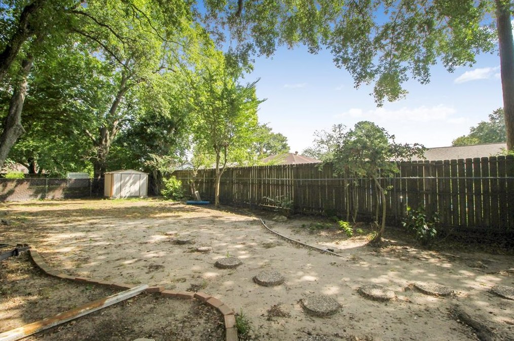 10862 Radford Ln, Houston TX  77099-4723 exterior