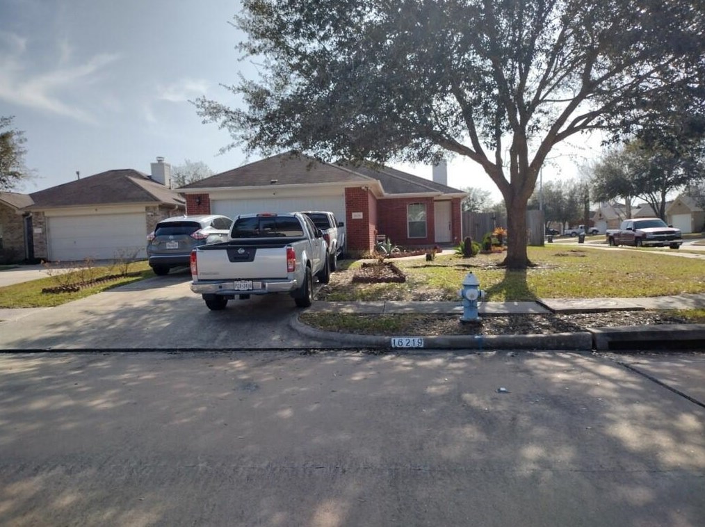 16219 Willowford Ct, Houston, TX 77082-9013