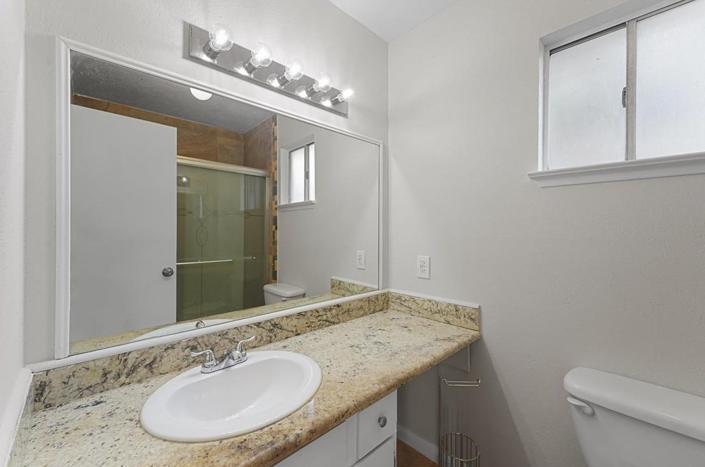 3615 Lancaster Walk Dr, Houston TX  77066-4104 exterior