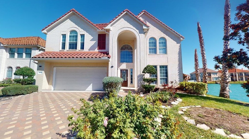 14243 Hawkesbury Ct, Sugar Land, TX 77498