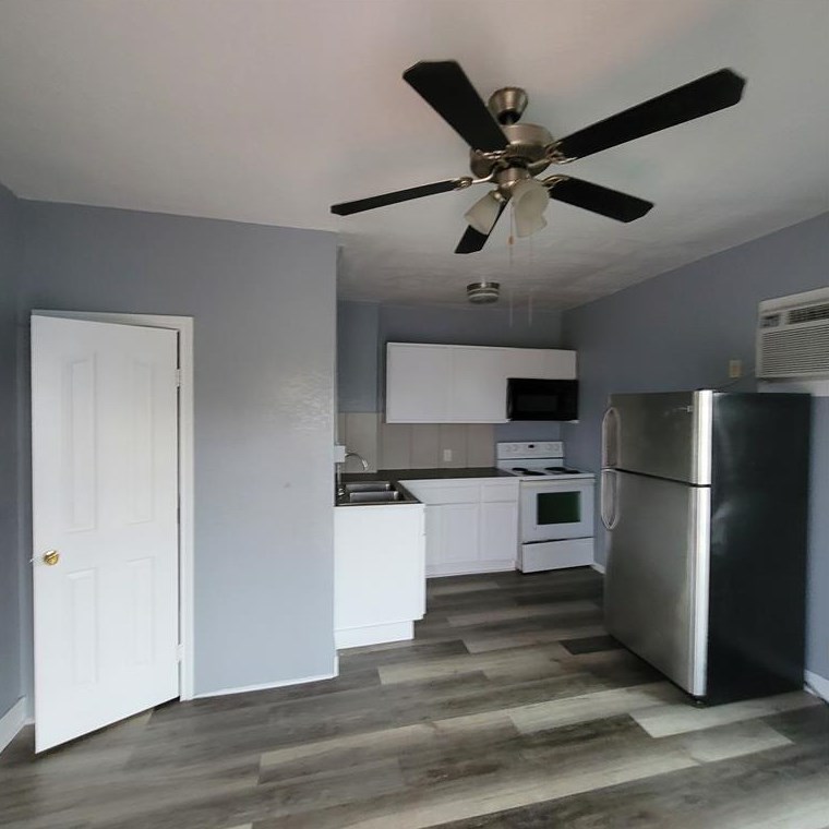 1207 10th St #up N, Galveston, TX 77550