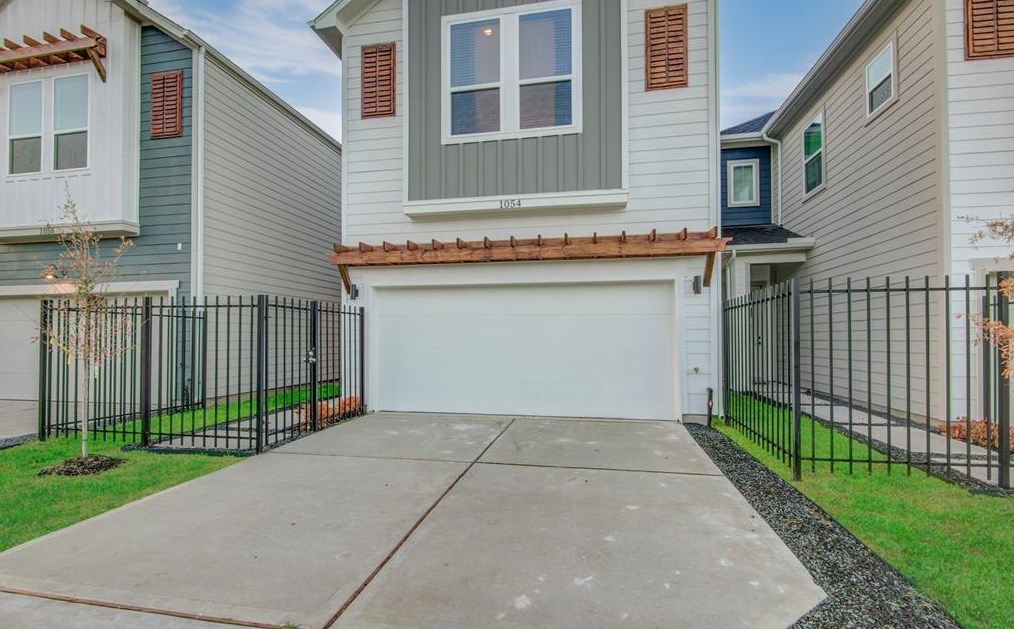 1054 Mansfield St, Houston, TX 77091