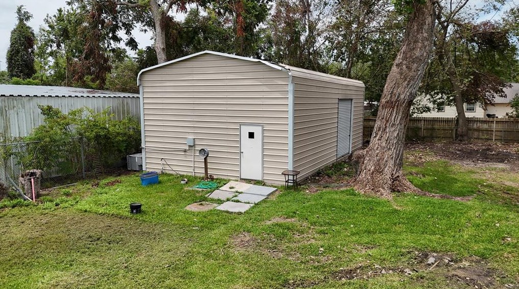 2602 Du Pont St, Pasadena, TX 77503