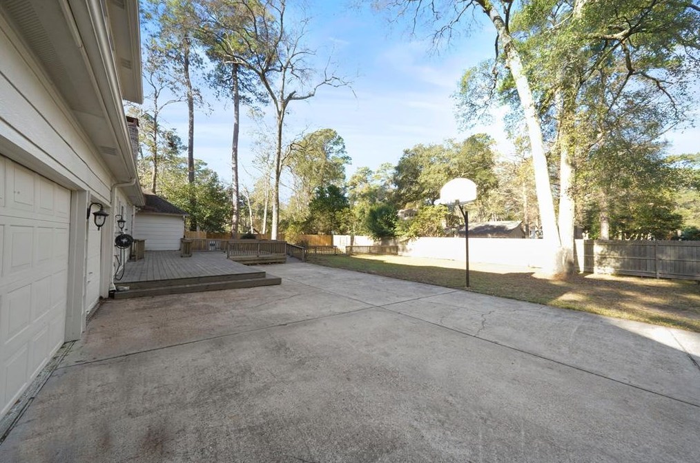 2411 Oaks Forks Dr, Humble, TX 77339
