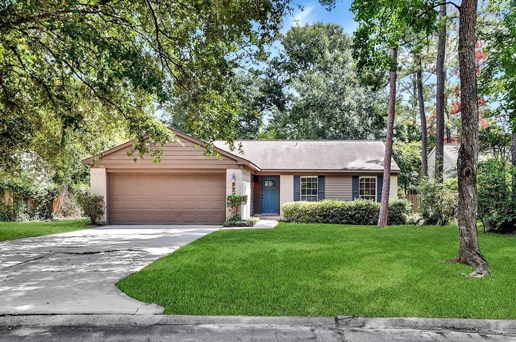 7 E Brookberry Ct, Spring, TX 77381