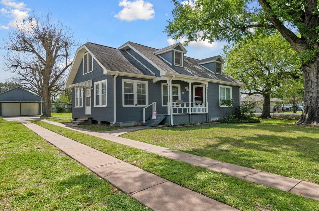 2002 Heaney Dr, Houston, TX 77093-6121