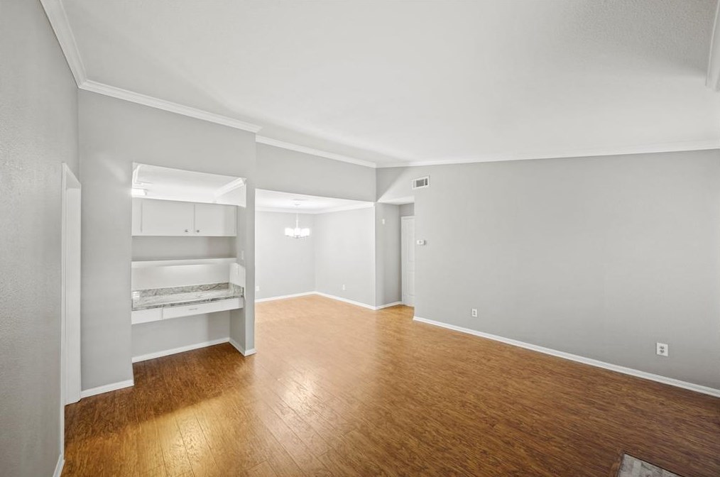 2125 Augusta Dr Apt 64, Houston, TX 77057