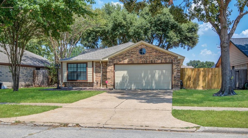 4718 Brooklawn Dr, Houston TX  77066-4505 exterior