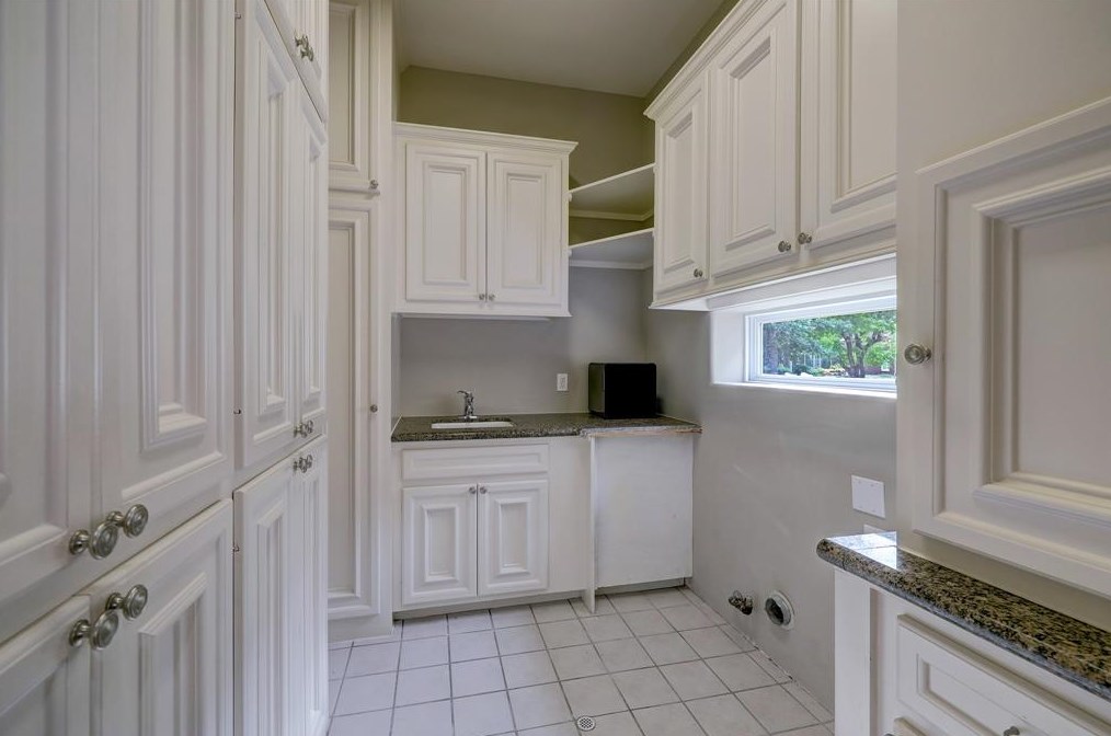 4106 Rice Blvd, Houston TX  77005-1756 exterior