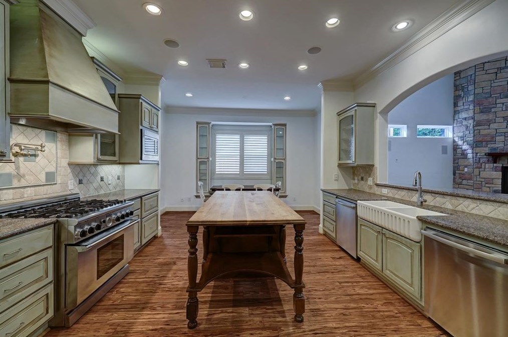 4106 Rice Blvd, Houston TX  77005-1756 exterior