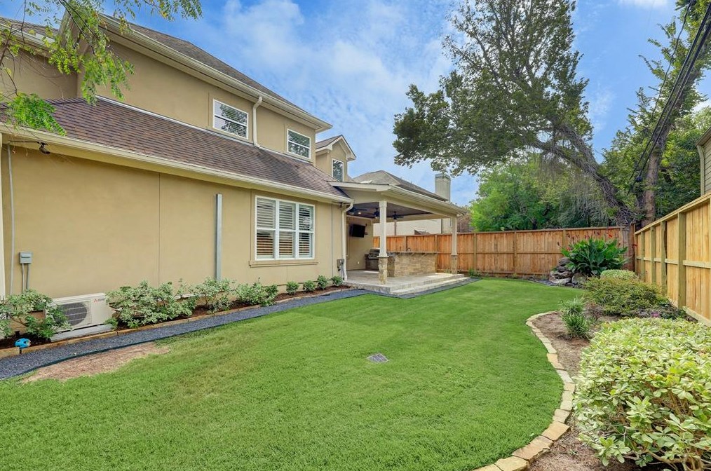 4106 Rice Blvd, Houston TX  77005-1756 exterior