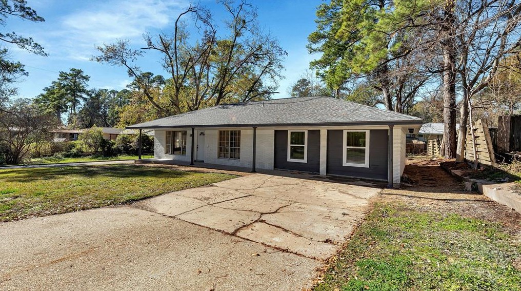 2220 Ave O, Huntsville, TX 77340