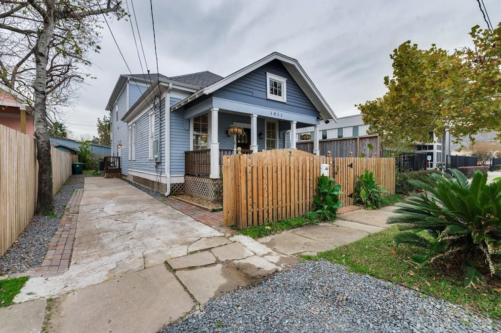 1811 Shearn St, Houston, TX 77007
