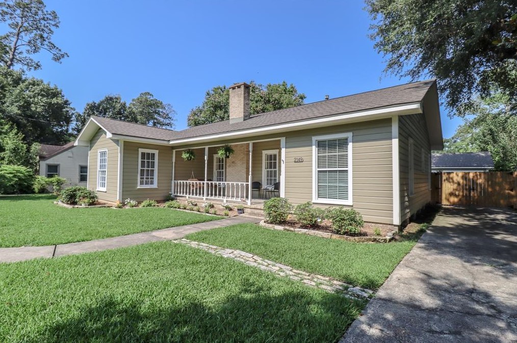 2149 Briarcliff Dr, Beaumont, TX 77706-2925