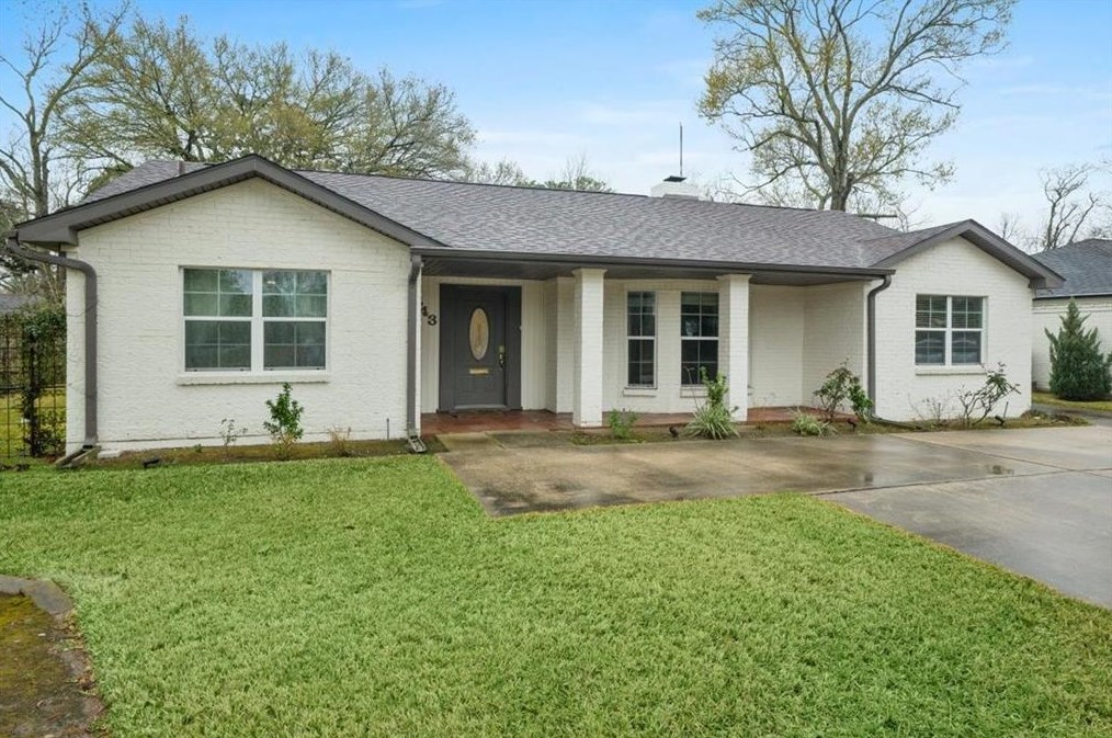 5443 Beechnut St, Houston, TX 77096-1215