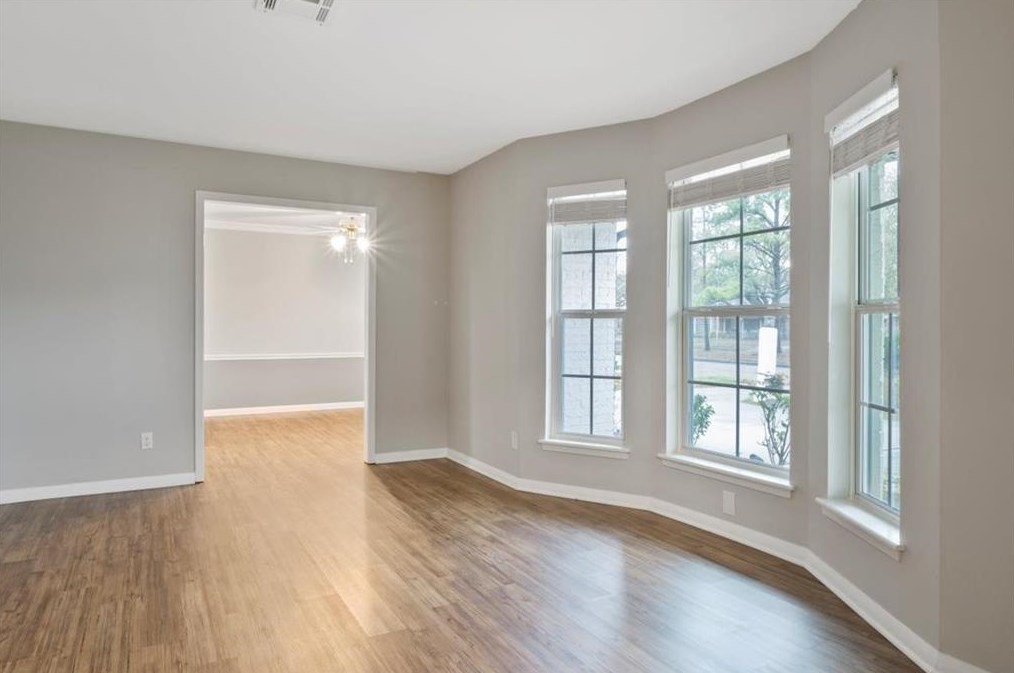 5443 Beechnut St, Houston TX  77096-1215 exterior