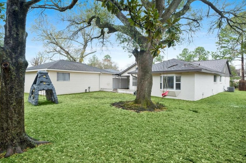 5443 Beechnut St, Houston TX  77096-1503 exterior