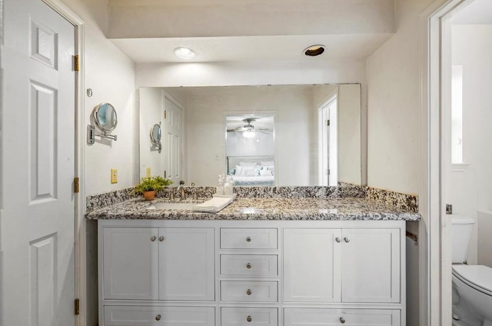 614 Normal Park Dr, Huntsville TX exterior